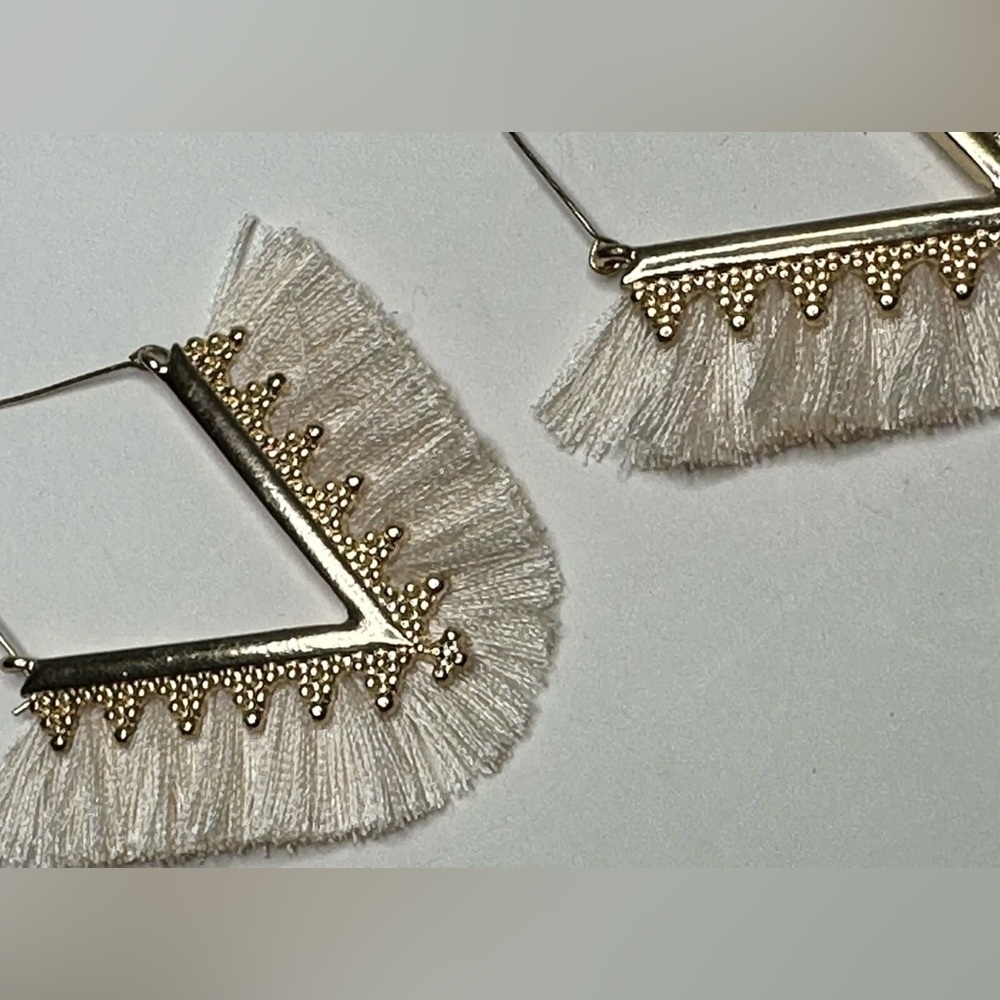 NWOT Elegant Gold and Cream Fringe statement Earrings